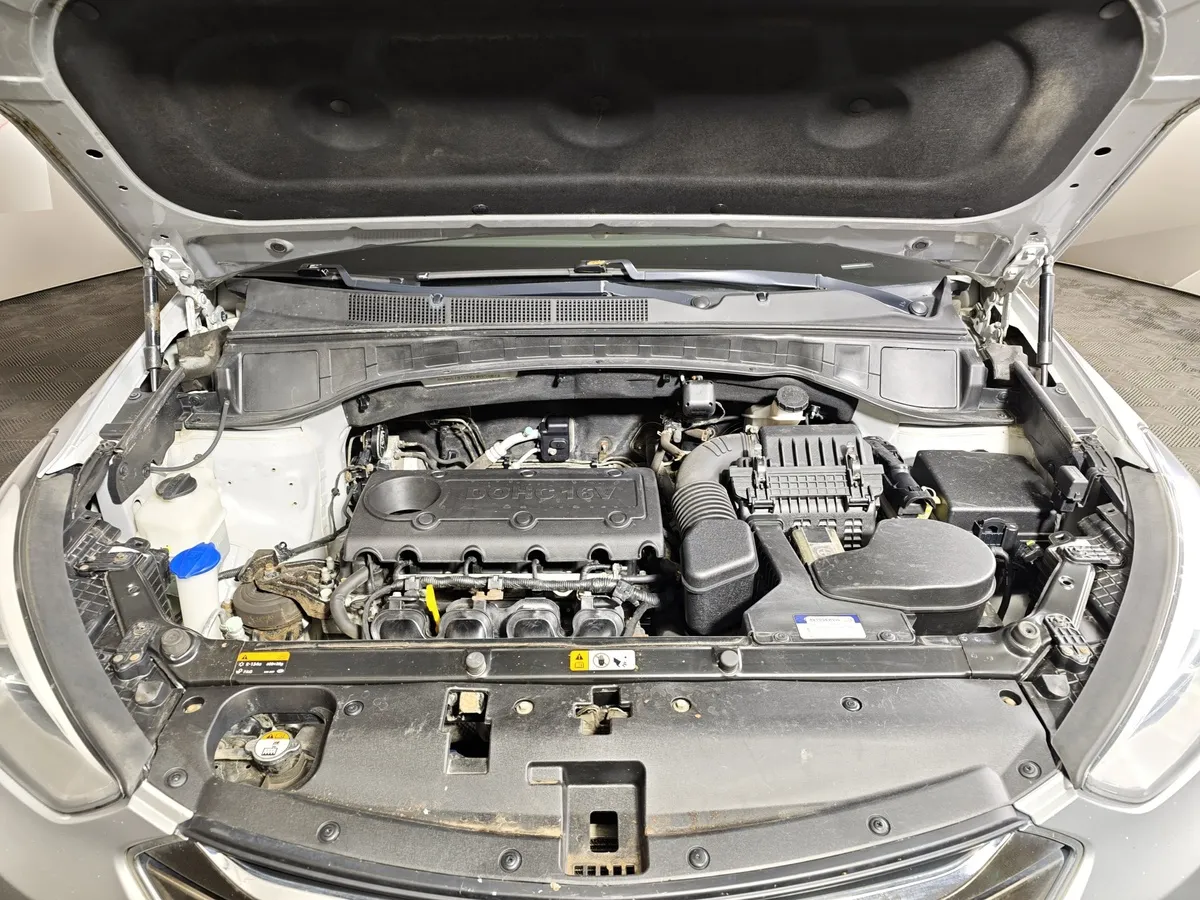 Hyundai Santa Fe 2.4 AT 4WD (175 л.с.) Comfort Серебристый в АВИЛОН. Слайд №11