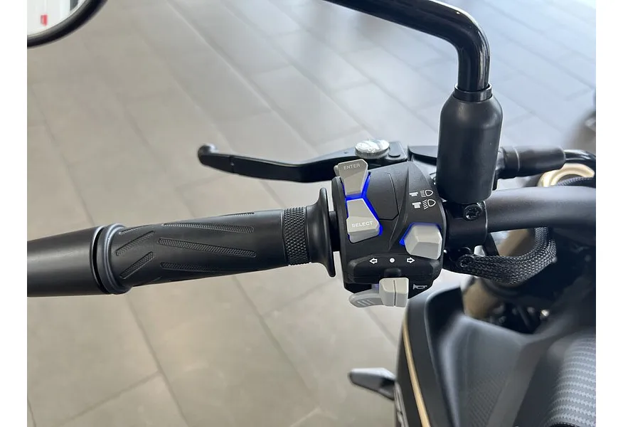 LIVE. Слайд №10