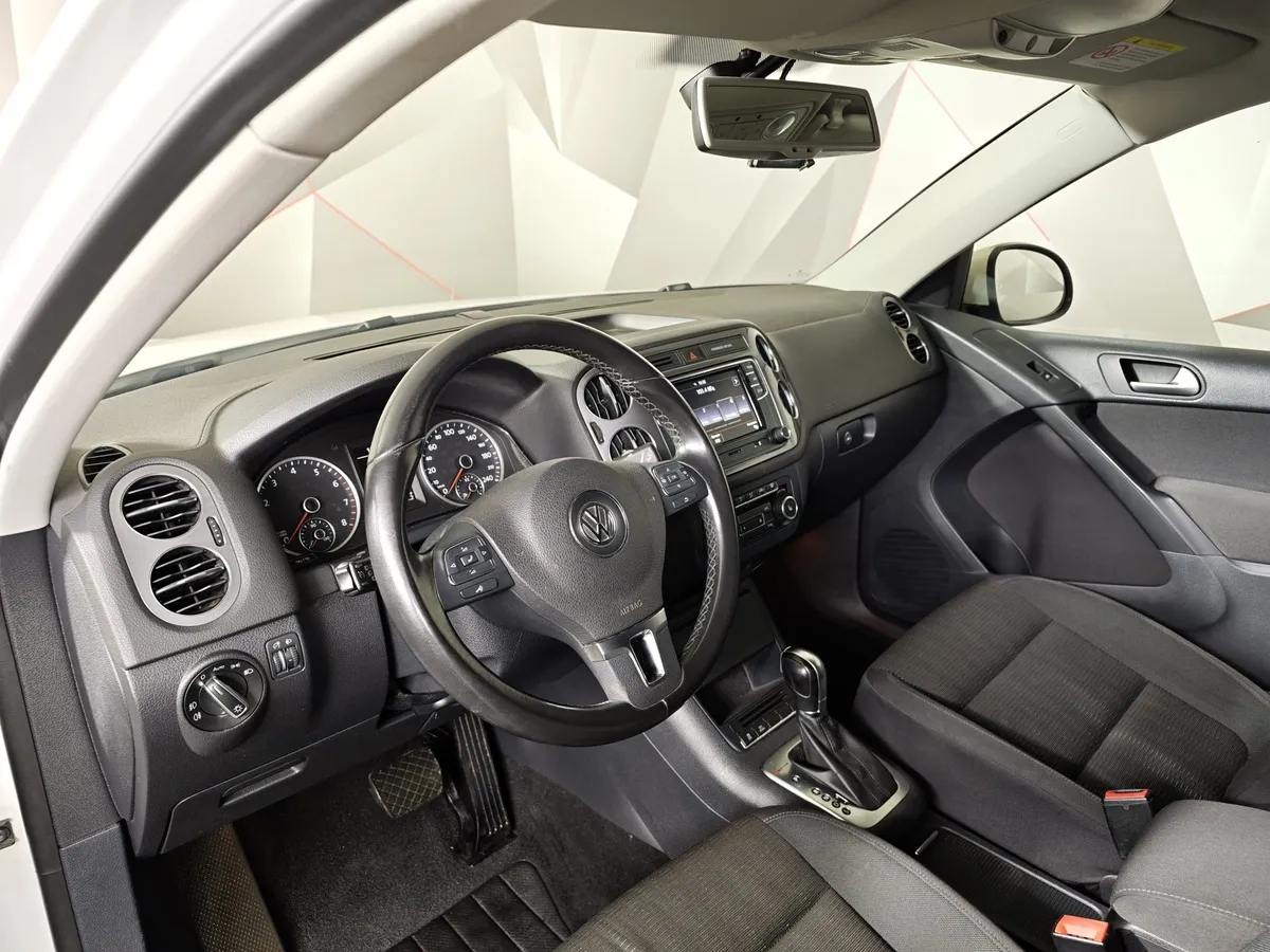 Volkswagen Tiguan 2.0 TSI 4Motion AT (170 л.с.) Track & Field Белый в АВИЛОН. Слайд №18