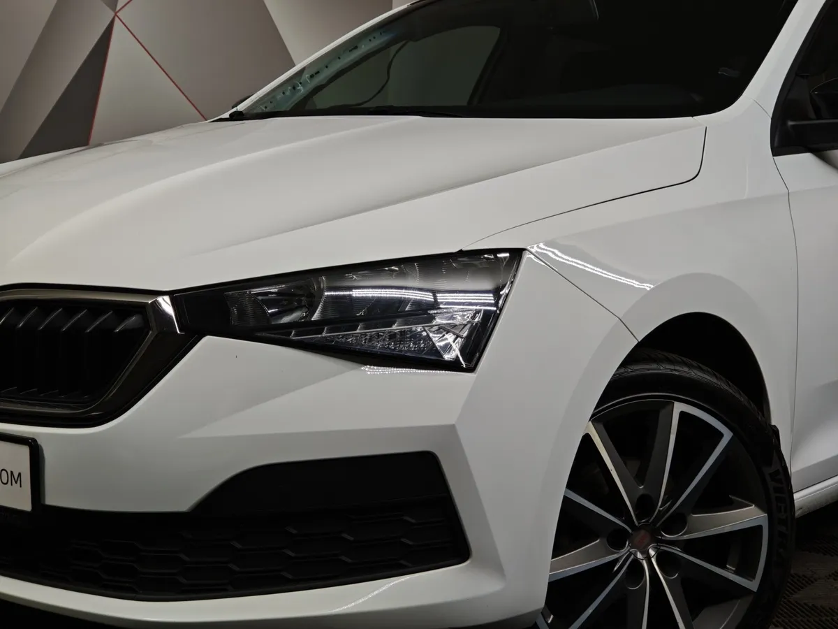 Skoda Rapid 1.6 MT (90 л.с.) Белый в АВИЛОН. Слайд №10