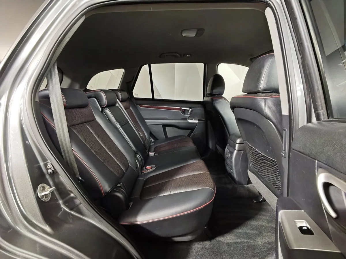 Hyundai Santa Fe 2.2 CRDi AT 4WD (197 л.с.) Comfort Серый в АВИЛОН. Слайд №15