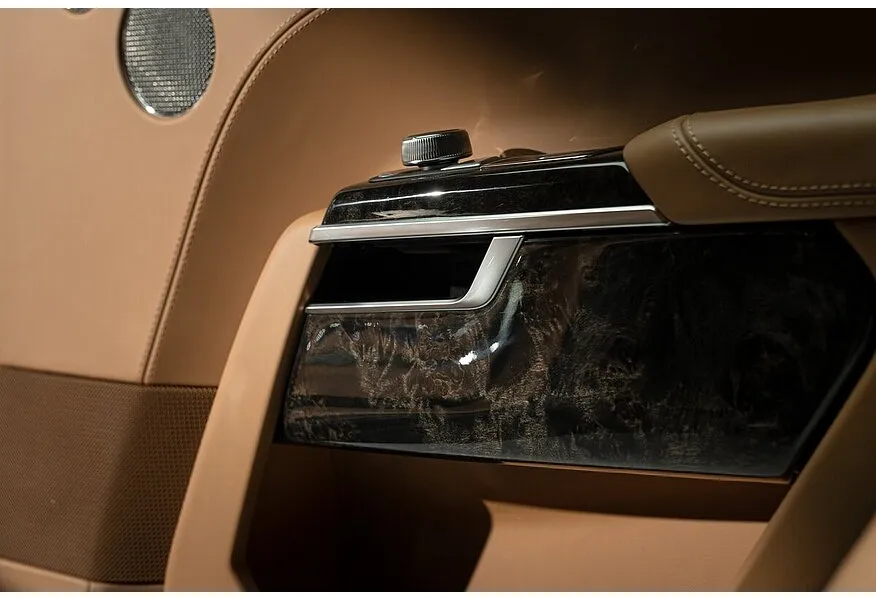 AURUS Senat 4.4 AWD AT (598 л.с.) Синий в АВИЛОН. Слайд №11