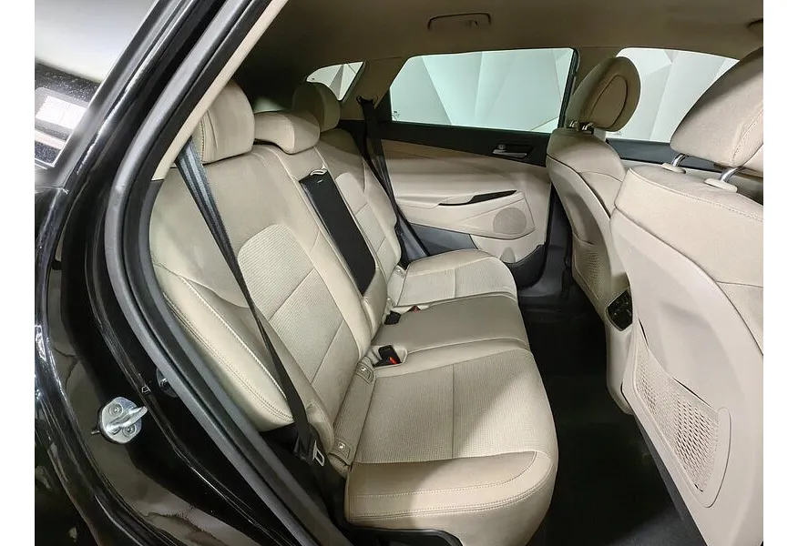 Hyundai Tucson 2.0 AT (150 л.с.) Comfort Черный в АВИЛОН. Слайд №16