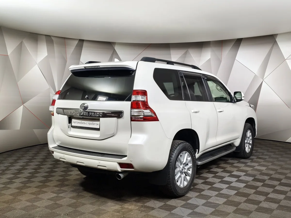 Toyota Land Cruiser Prado 4.0 AT 4WD (282 л.с.) Белый в АВИЛОН. Слайд №2