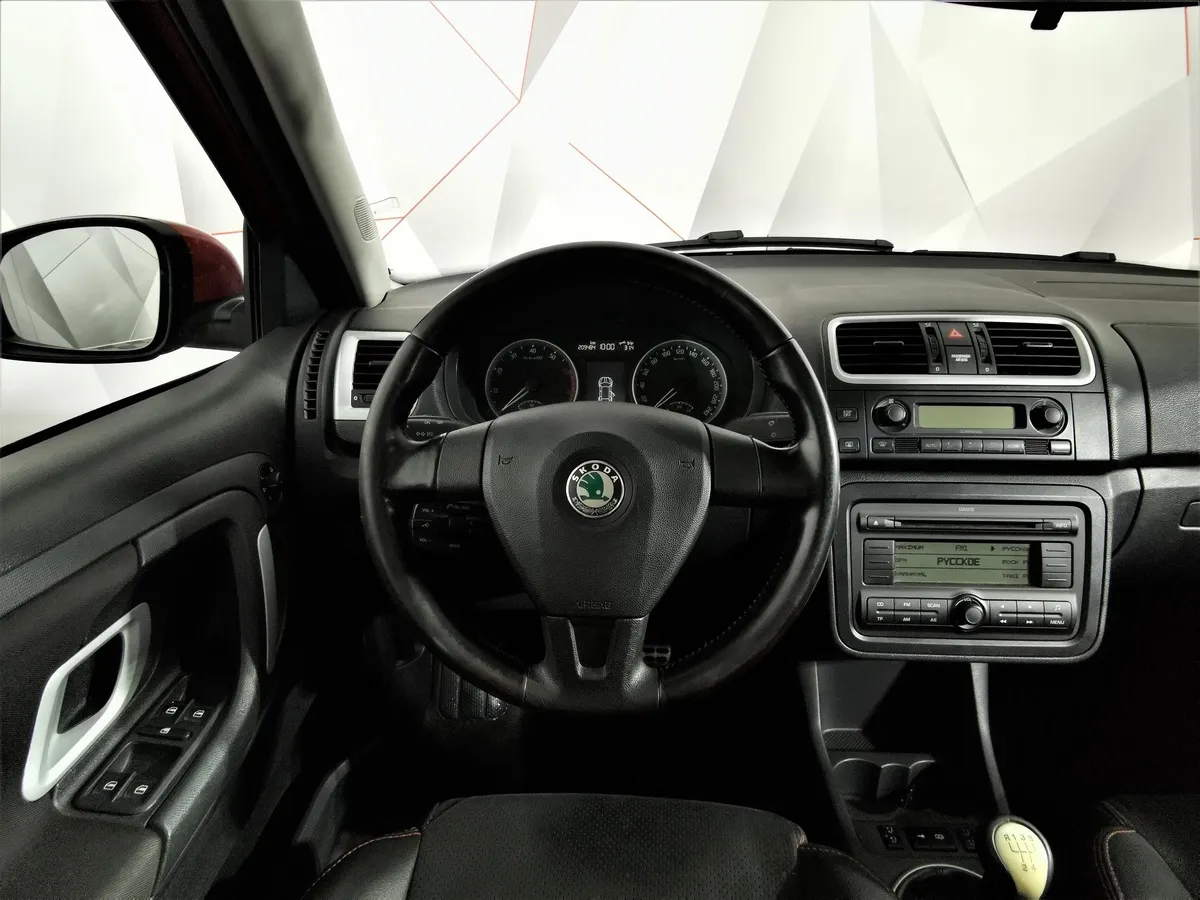 Skoda Fabia 1.6 MT (105 л.с.) Ambiente Красный в АВИЛОН. Слайд №19
