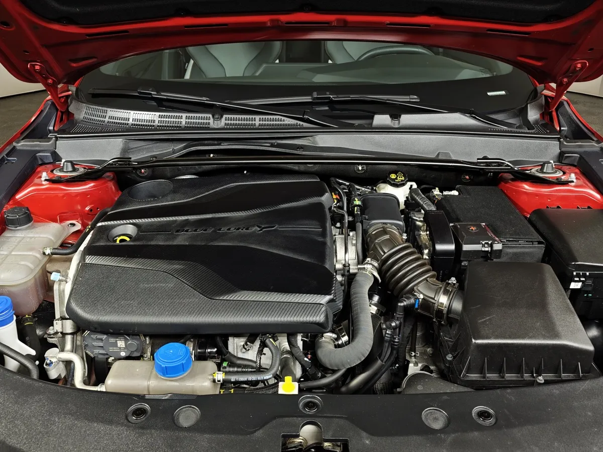 Changan UNI-V 1.5 AMT (181 л.с.) Tech Красный в АВИЛОН. Слайд №11