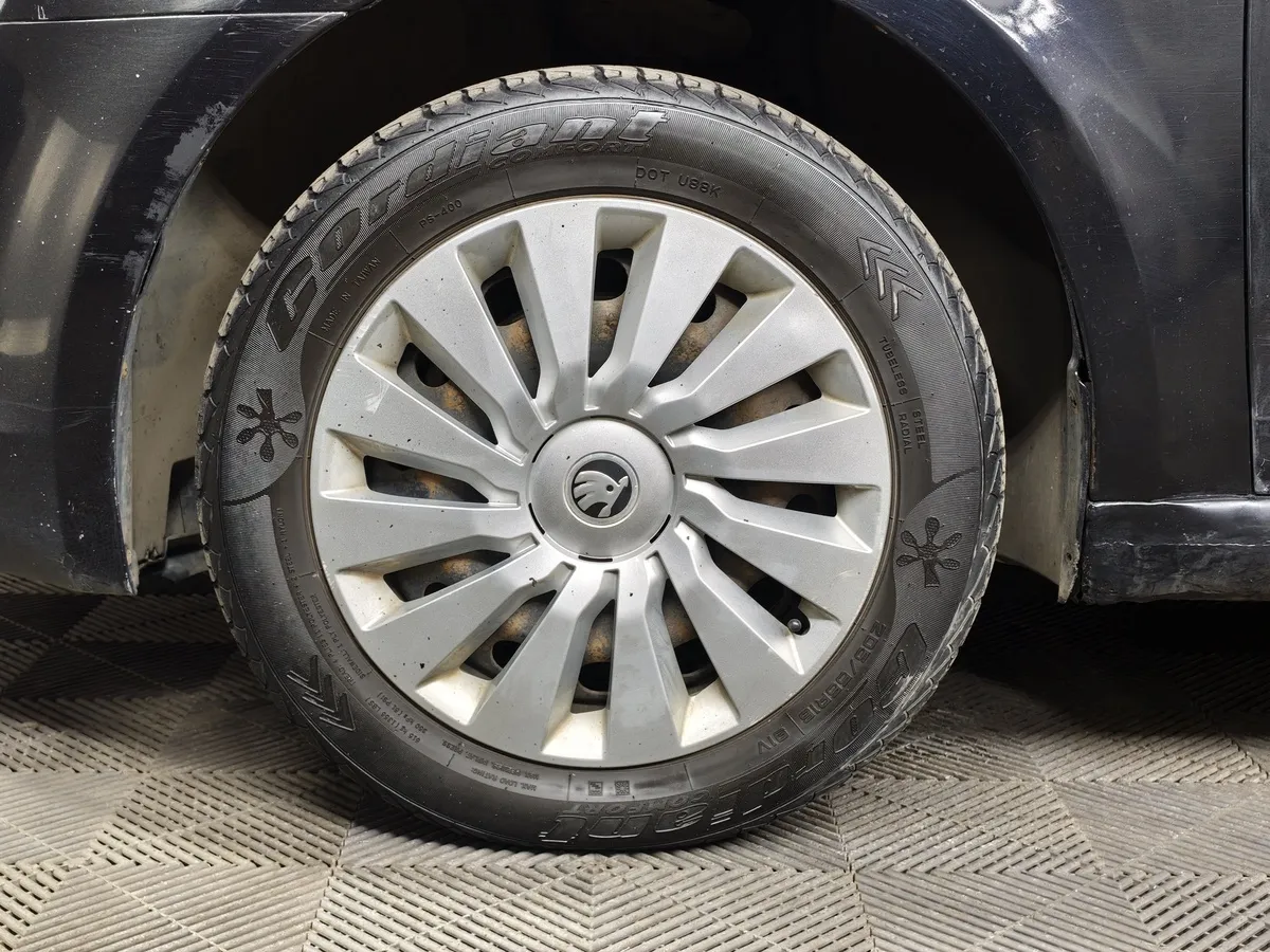 Skoda Octavia 1.6 MPI AT (110 л.с.) Черный в АВИЛОН. Слайд №9