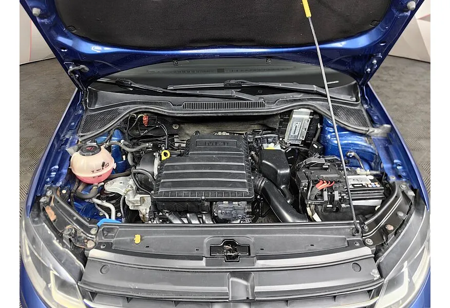 Volkswagen Polo 1.6 MPI AT (110 л.с.) Status Синий в АВИЛОН. Слайд №11