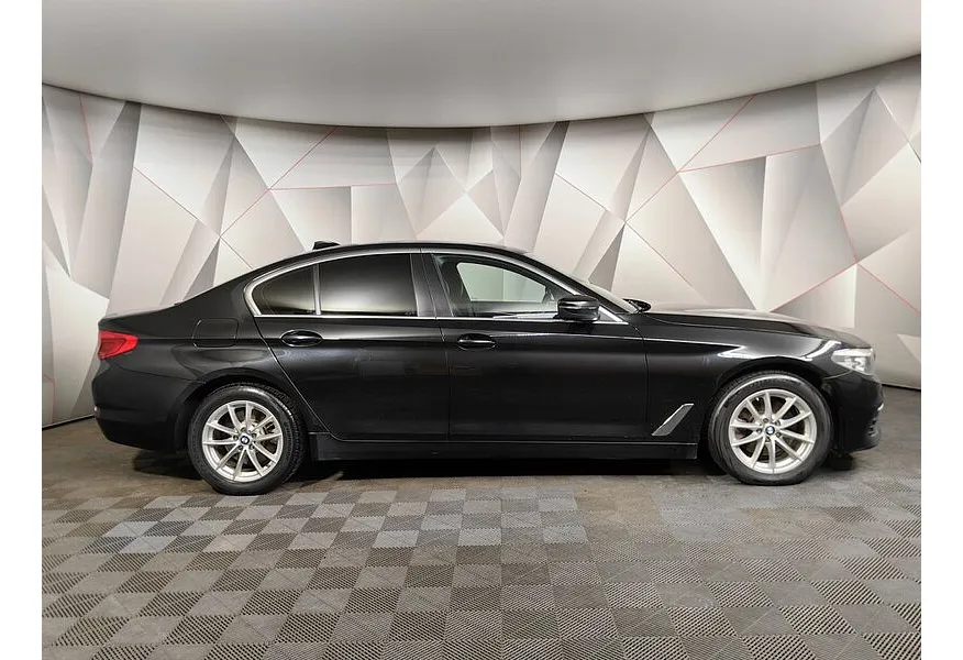 АВИЛОН - BMW 5 серия 520d xDrive Steptronic (190 л.с.) Черный - slide 2
