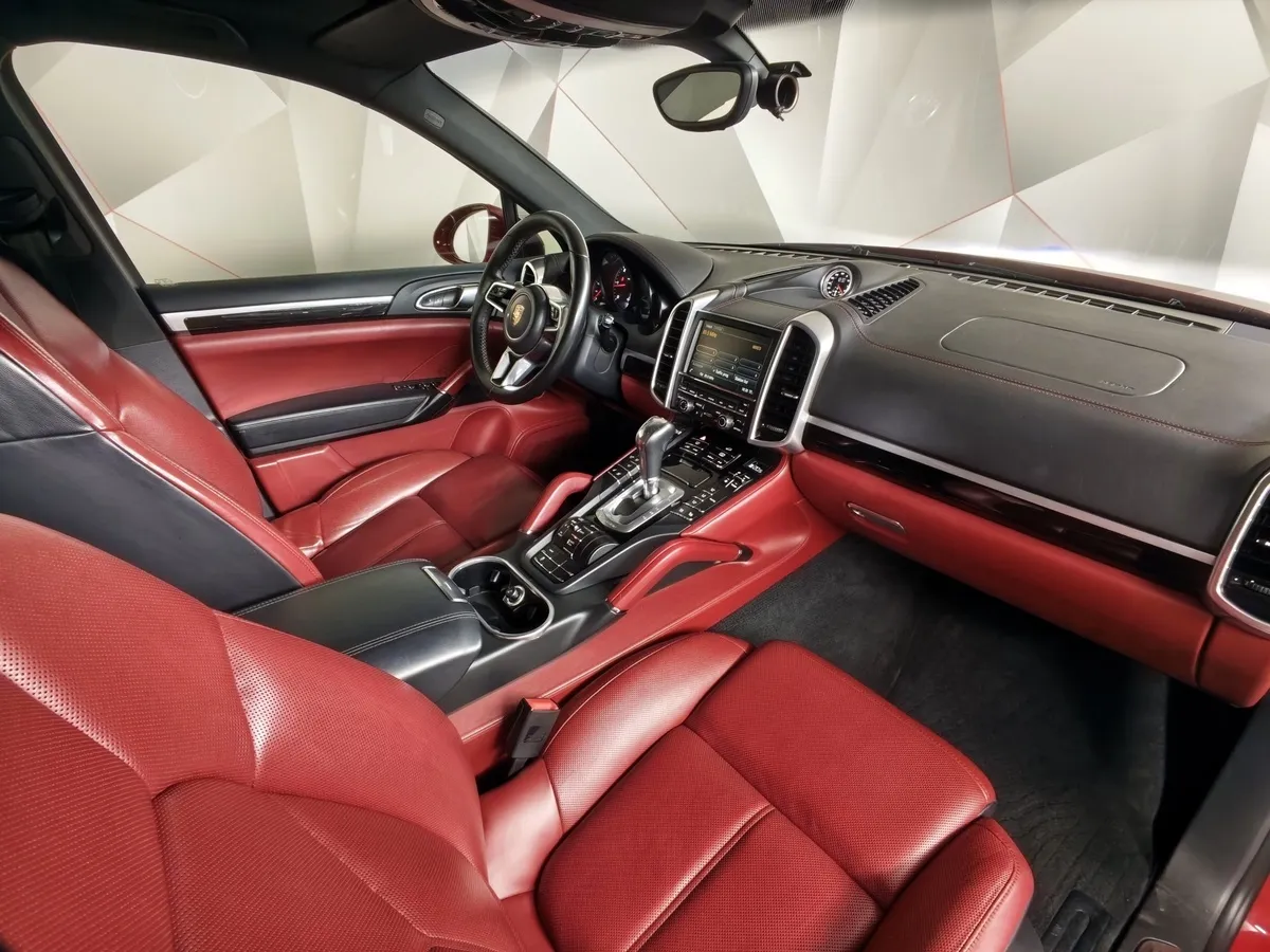 Porsche Cayenne Diesel 3.0 Tiptronic AWD (245 л.с.) Красный в АВИЛОН. Слайд №13