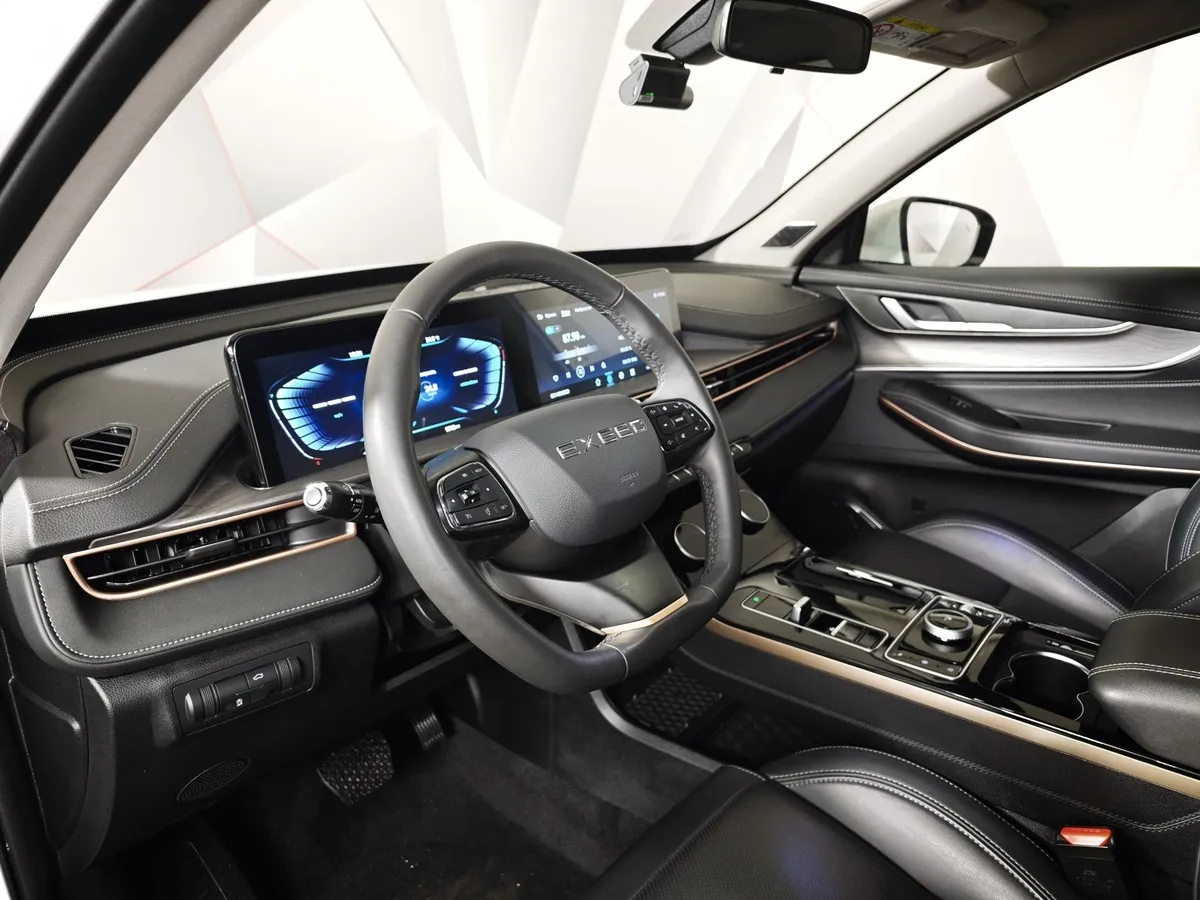 EXEED LX 1.6T DCT 4WD (150 л.с) Premium Plus Белый в АВИЛОН. Слайд №18
