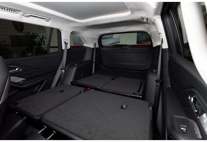 Hongqi HS7 2.0T 8AT 4WD (245 л.с.) Deluxe Коричневый в АВИЛОН. Слайд №13