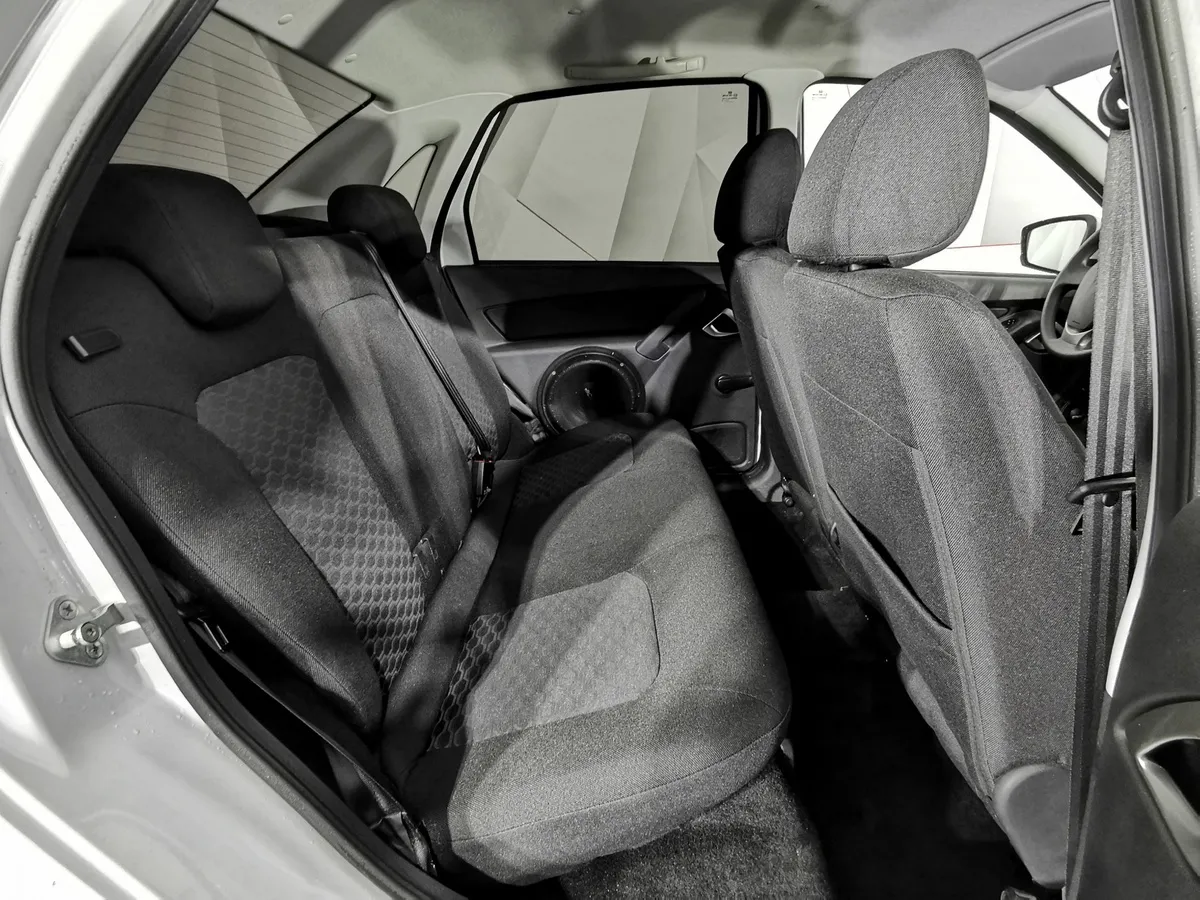 ВАЗ (Lada) Granta 1.6 MT 16кл (98 л.с.) Белый в АВИЛОН. Слайд №17