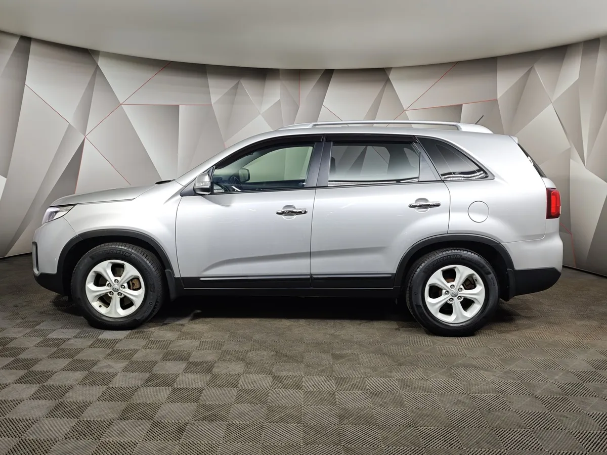 Kia Sorento 2.4 AT (175 л.с.) Classic Серебристый в АВИЛОН. Слайд №5