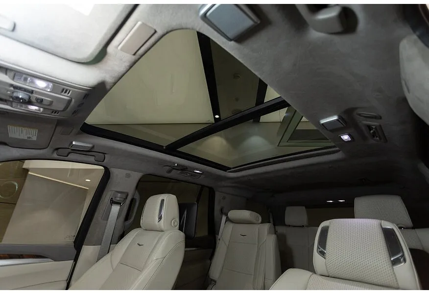 Cadillac Escalade 6.2 V8 AT AWD (420 л.с.) Sport Platinum Черный в АВИЛОН. Слайд №11