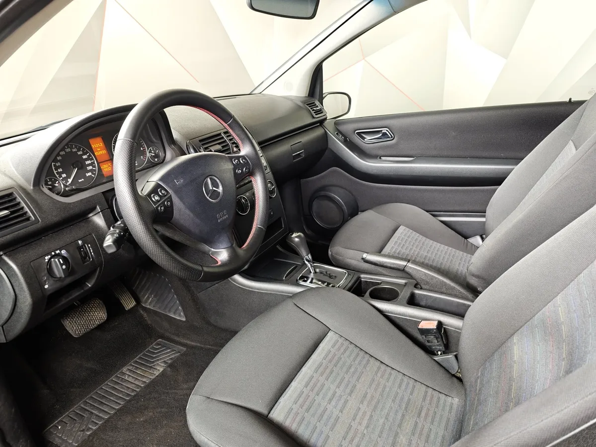 Mercedes-Benz A-Класс A 150 Autotronic (95 л.с.) Красный в АВИЛОН. Слайд №17