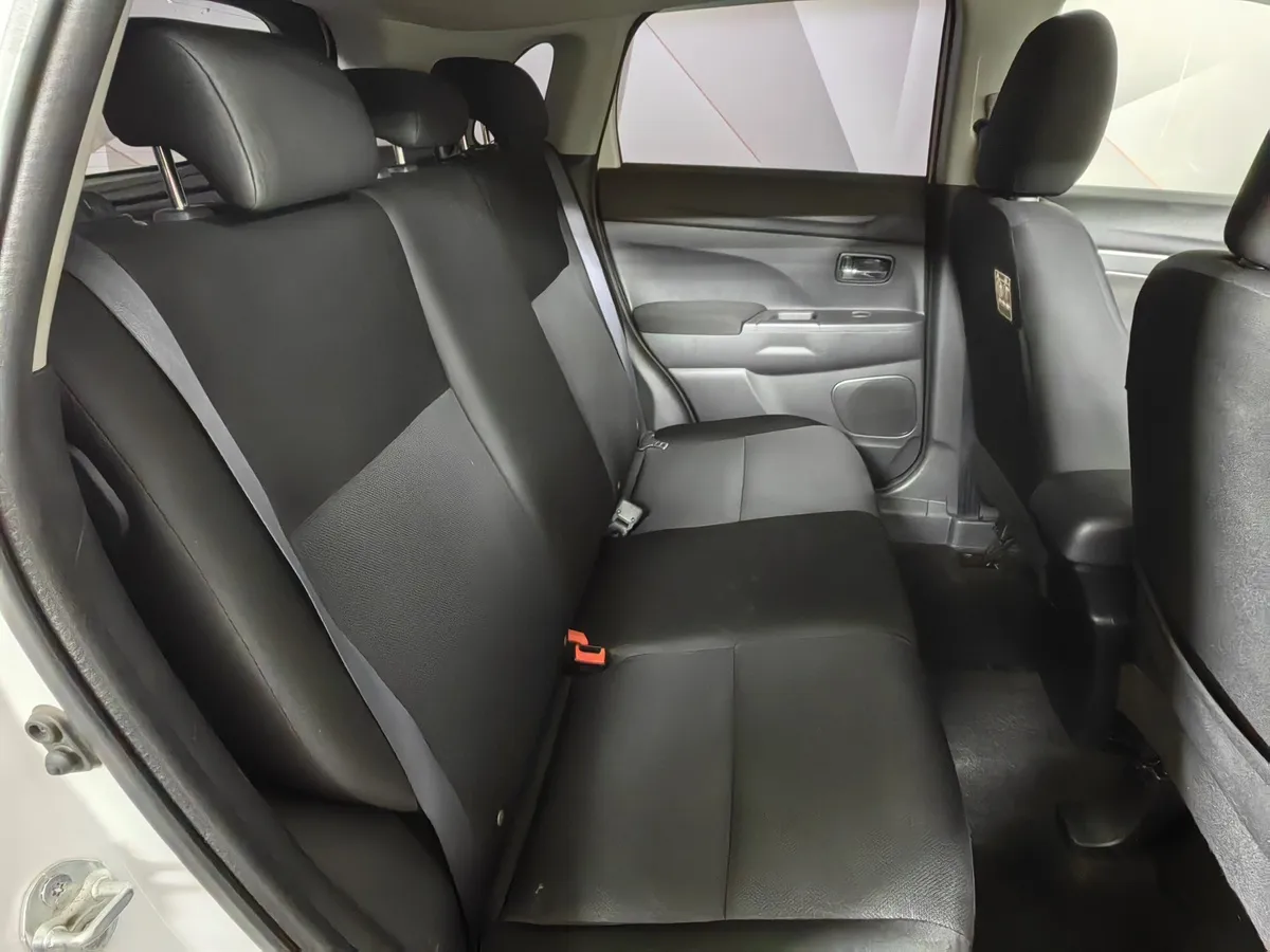 Mitsubishi ASX 1.6 MT 2WD (117 л.с.) Белый в АВИЛОН. Слайд №14