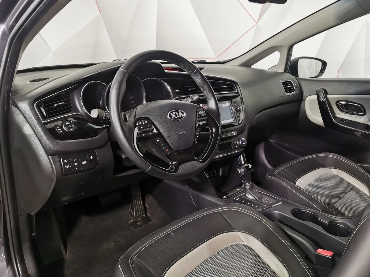 Kia Ceed 1.6 DCT (135 л.с.) Classic Серый в АВИЛОН. Слайд №18