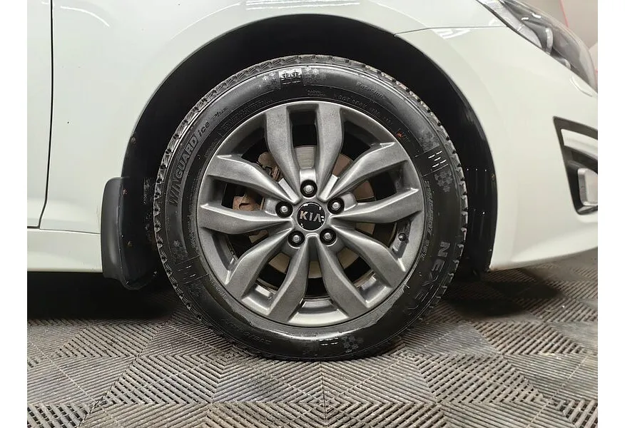 Kia Optima 2.0 MPI MT (150 л.с.) Comfort Белый в АВИЛОН. Слайд №9