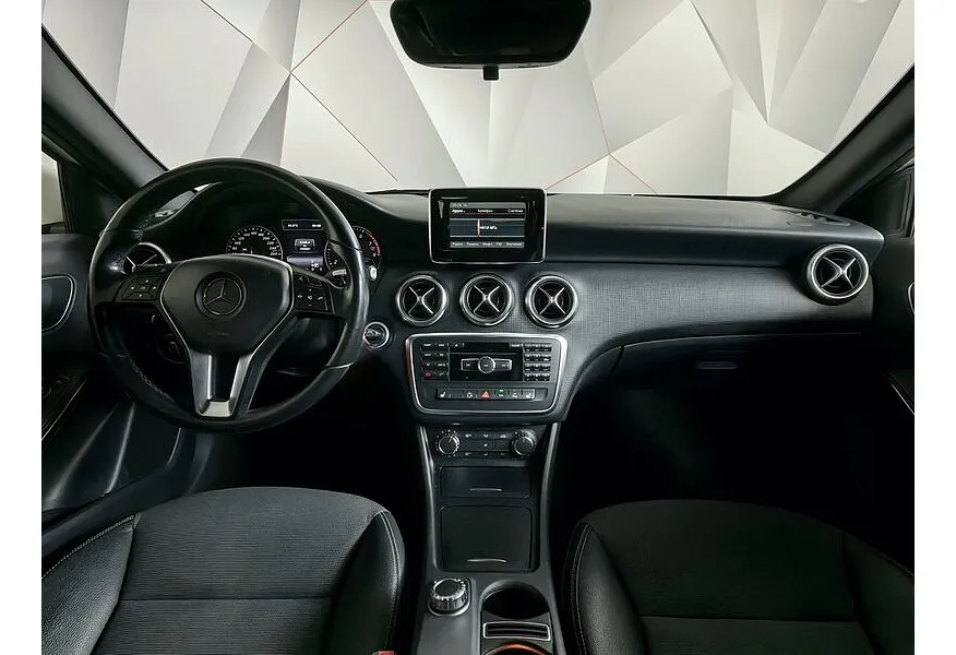 Mercedes-Benz A-Класс 180 7G-DCT (122 л.с.) Белый в АВИЛОН. Слайд №14