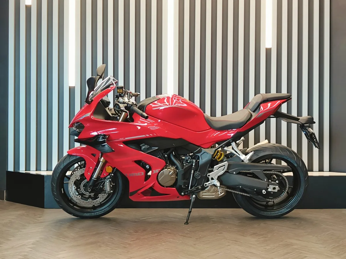 QJMOTOR SRK 800 RR 778 см³ (95 л.с.) 778 Красный в АВИЛОН. Слайд №3