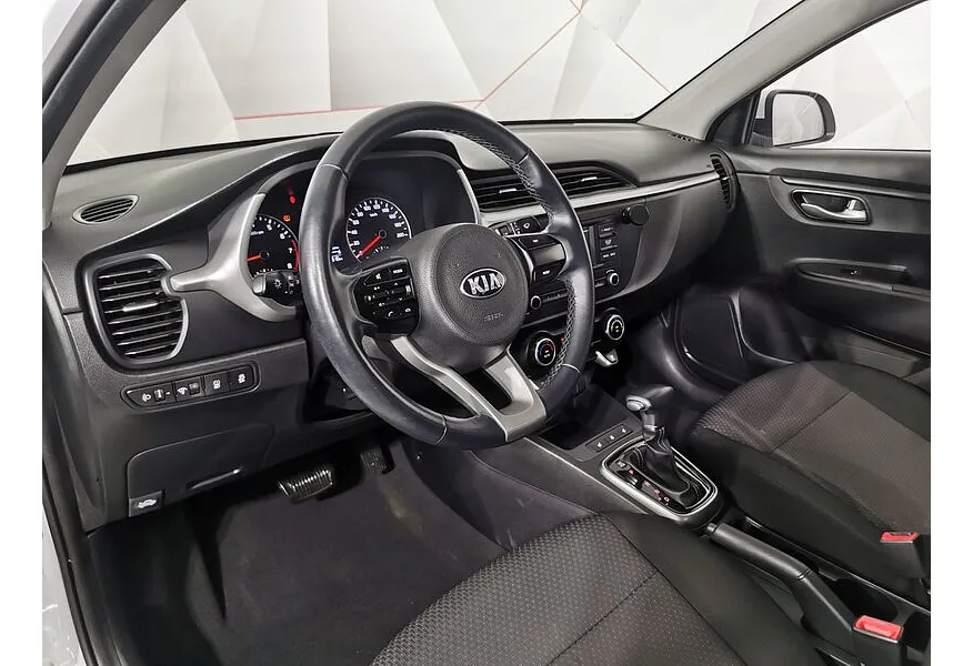 Kia Rio 1.6 AT (123 л.с.) Comfort Белый в АВИЛОН. Слайд №18