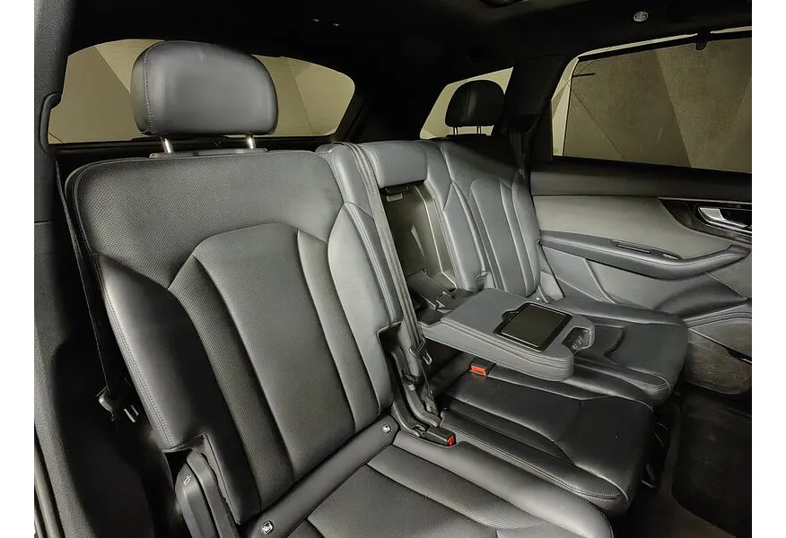 Audi Q7 3.0 TDI Tiptronic quattro (249 л.с.) Черный в АВИЛОН. Слайд №17