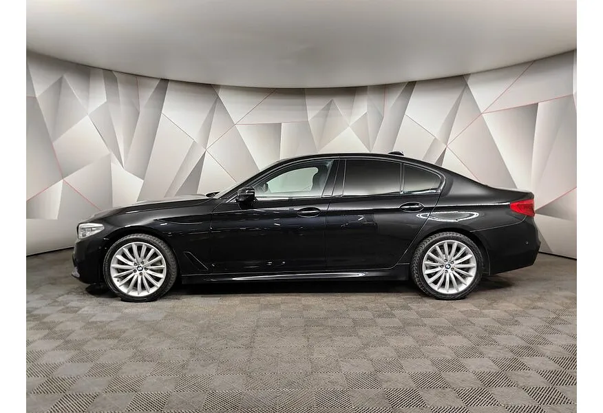 BMW 5 серия 520d xDrive Steptronic (190 л.с.) Черный в АВИЛОН. Слайд №5