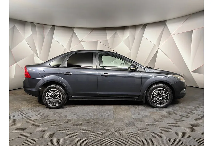Ford Focus 2.0 AT (145 л.с.) Titanium Серый в АВИЛОН. Слайд №6