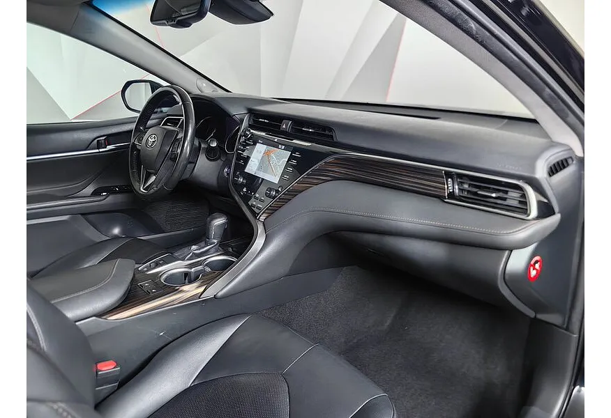 Toyota Camry 2.5 AT (181 л.с.) Черный в АВИЛОН. Слайд №12