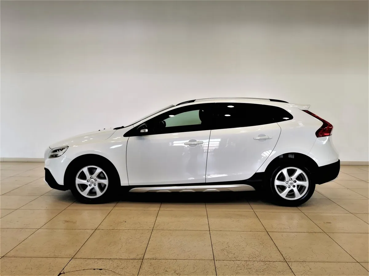Volvo V40 1.5 T3 Drive-E Geartronic (152 л.с.) Белый в АВИЛОН. Слайд №5