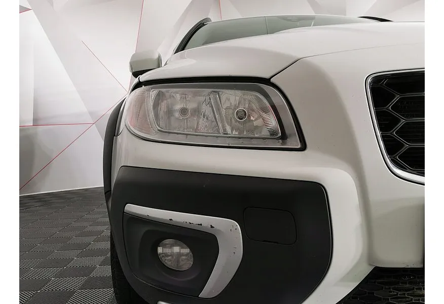 Volvo XC70 2.4 D4 Geartronic AWD (163 л.с.) Белый в АВИЛОН. Слайд №10