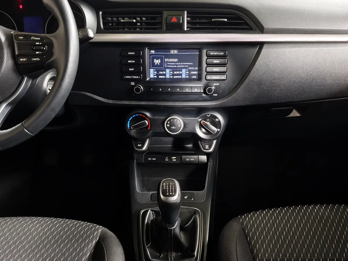 Kia Rio X-Line 1.6 MT (123 л.с.) Черный в АВИЛОН. Слайд №15