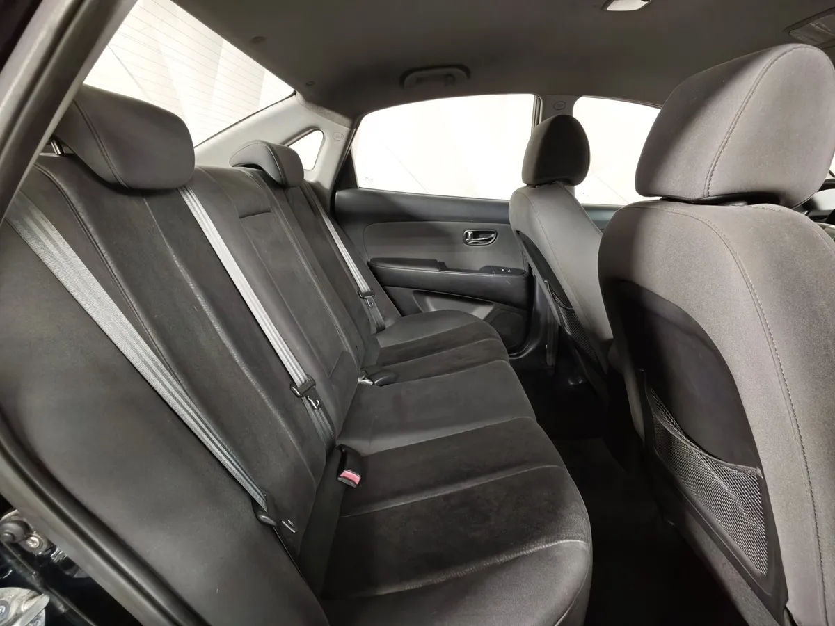 Hyundai Elantra 1.6 MT (105 л.с.) Черный в АВИЛОН. Слайд №14