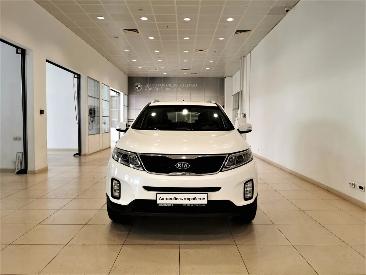 Kia Sorento 2.4 AT 4WD (175 л.с.) Comfort Белый в АВИЛОН. Слайд №7