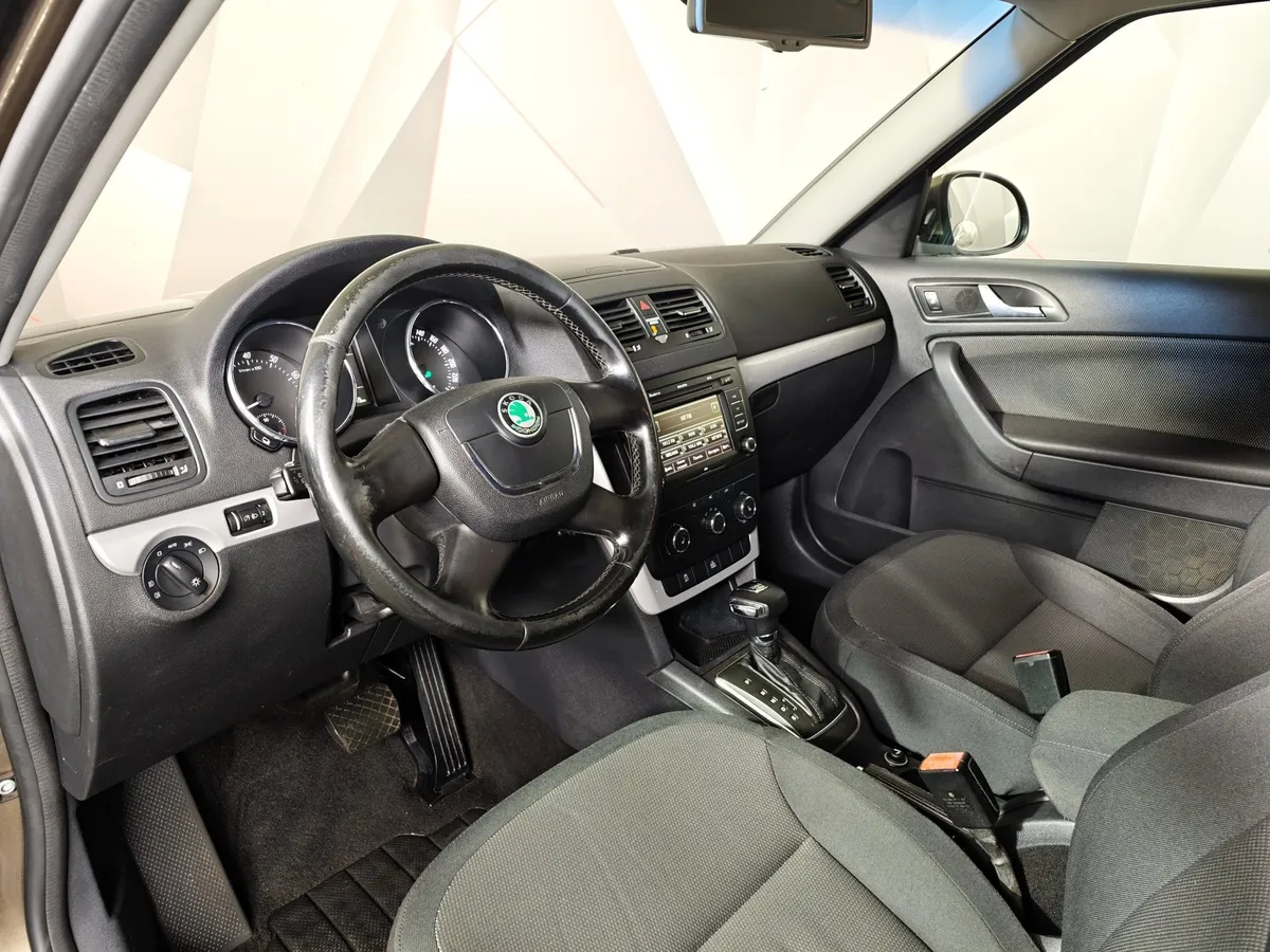 Skoda Yeti 1.8 TSI 4x4 DSG (152 л.с.) Коричневый в АВИЛОН. Слайд №18