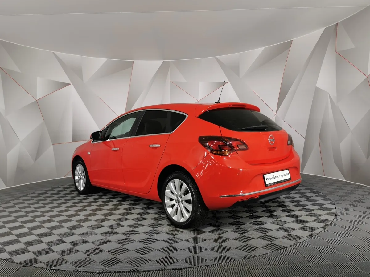 Opel Astra 1.6 AT (115 л.с.) Красный в АВИЛОН. Слайд №4