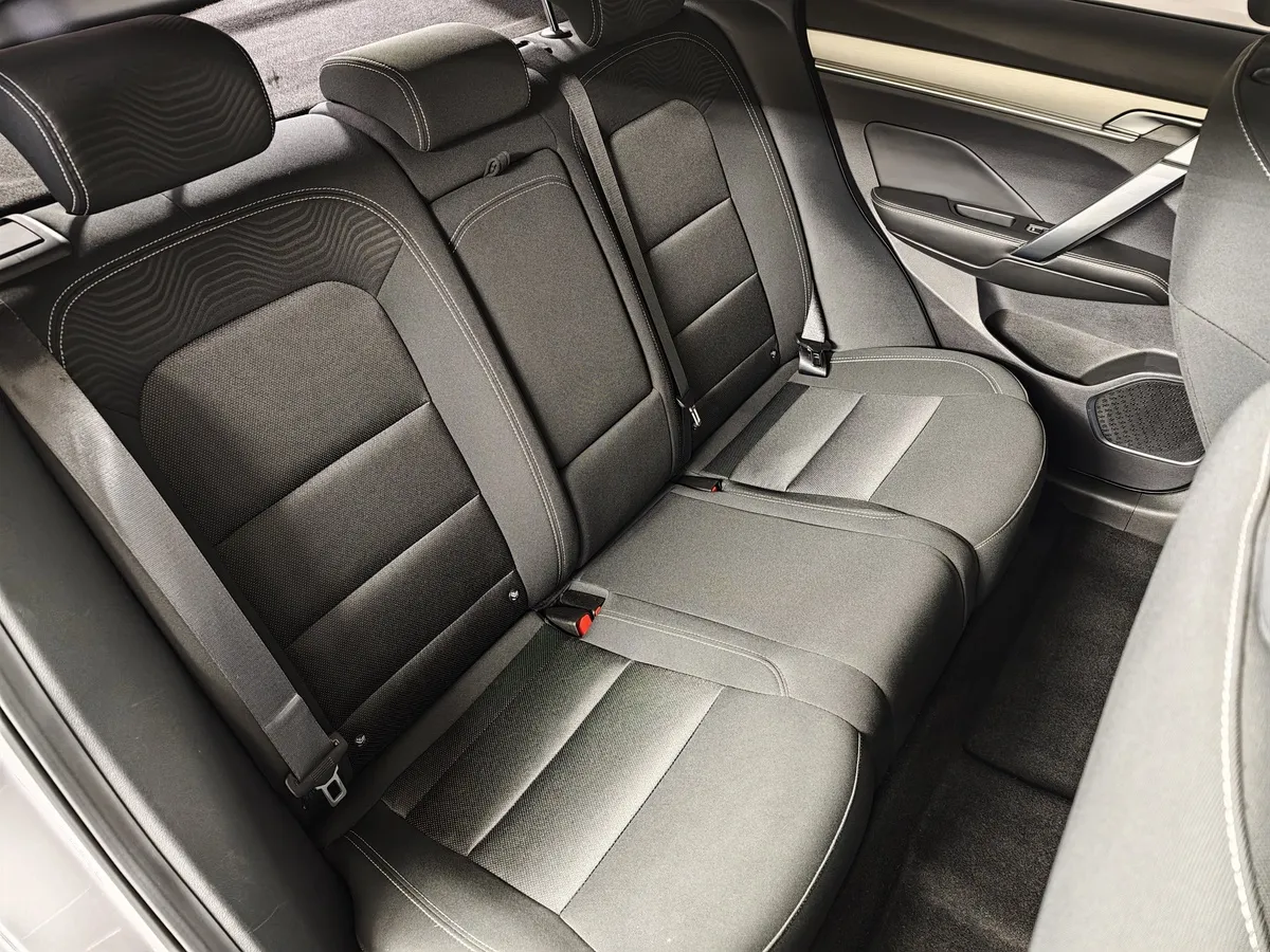Belgee X50 1.5T 7DCT 2WD (150 л.с.) Style Серебристый в АВИЛОН. Слайд №14
