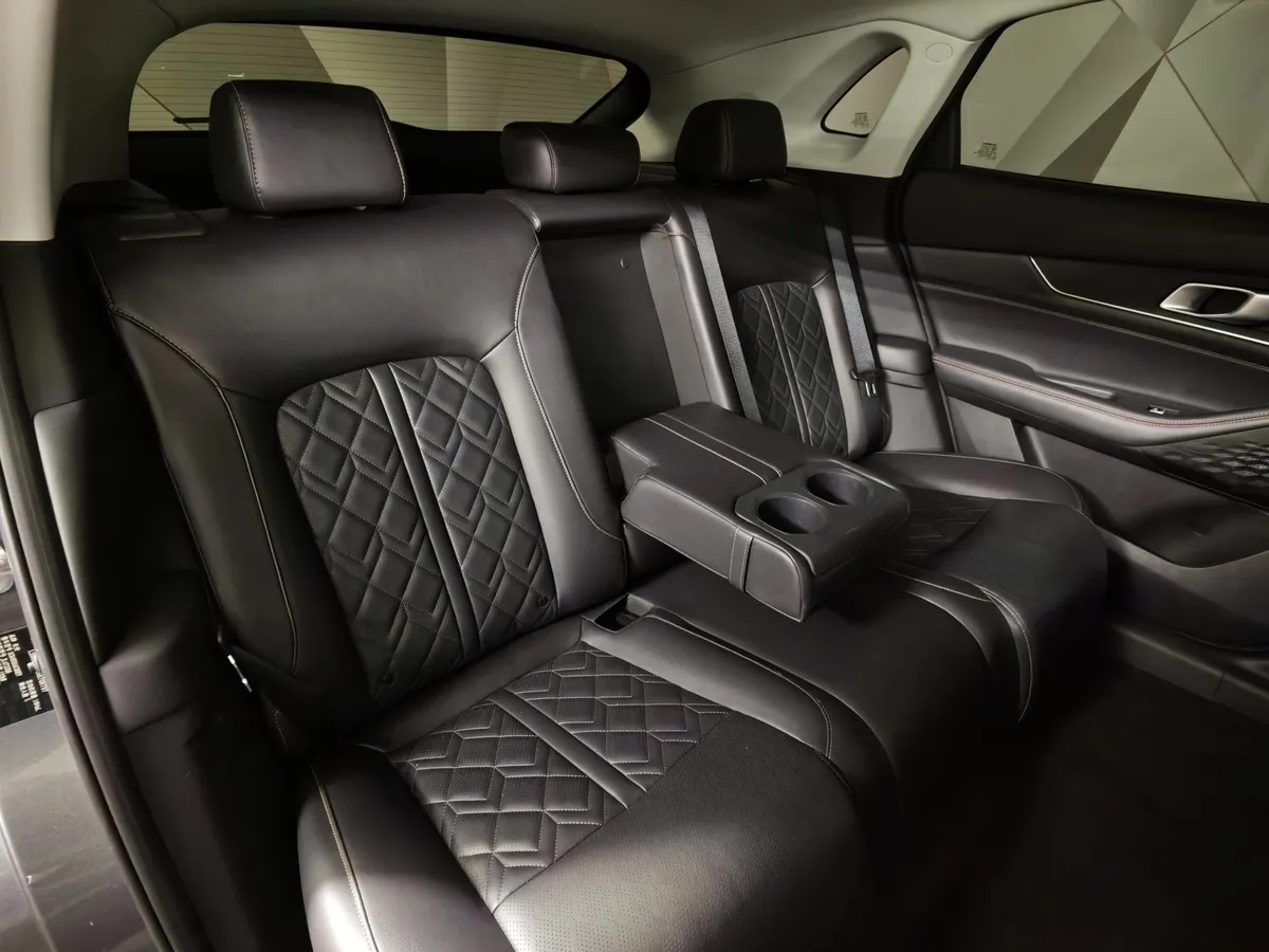 Changan UNI-K iDD 1.5T AT (316 л.с.) Premium Серый в АВИЛОН. Слайд №16
