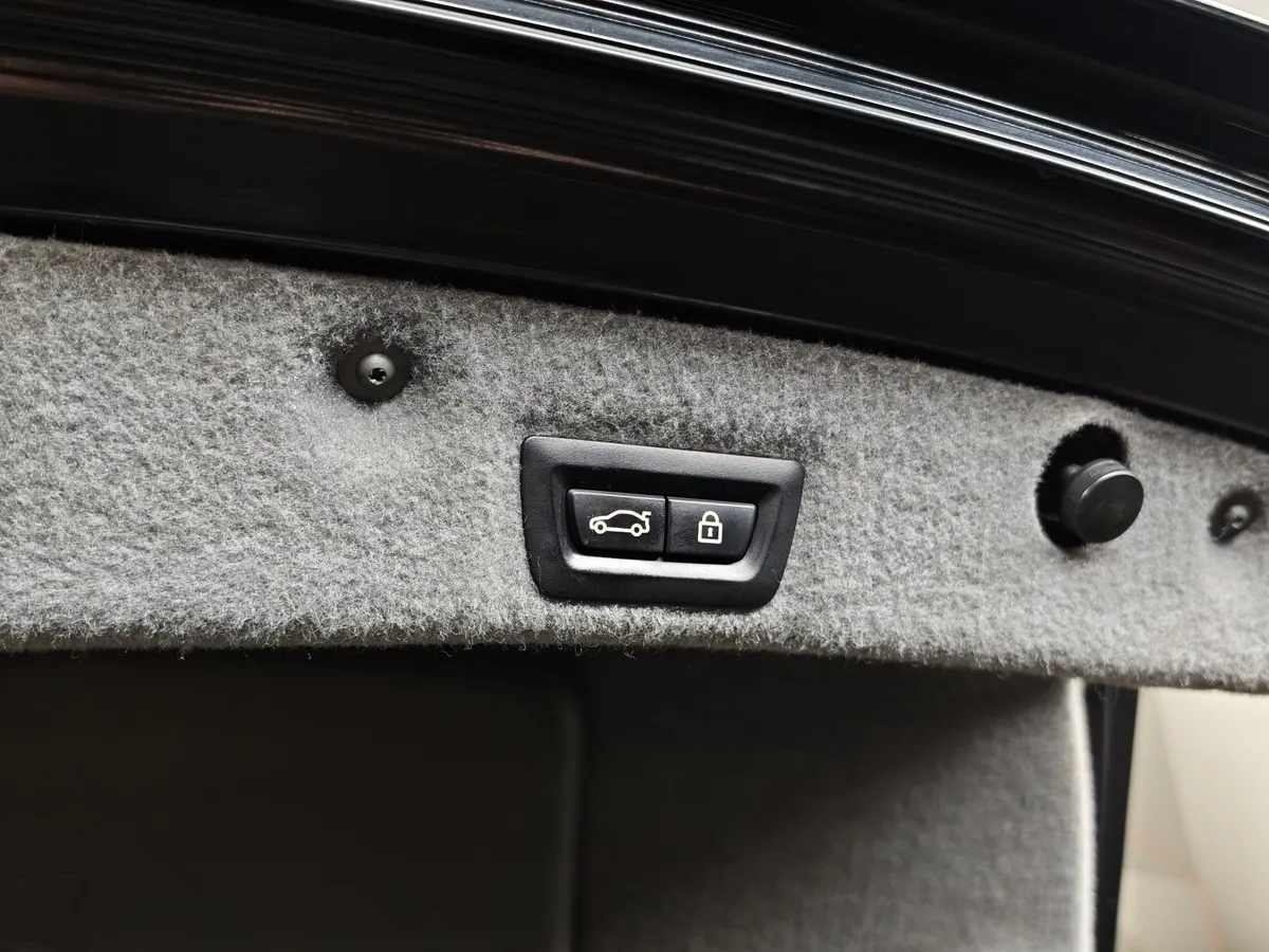 BMW 7 серия 750Li xDrive AT (407 л.с.) Черный в АВИЛОН. Слайд №15