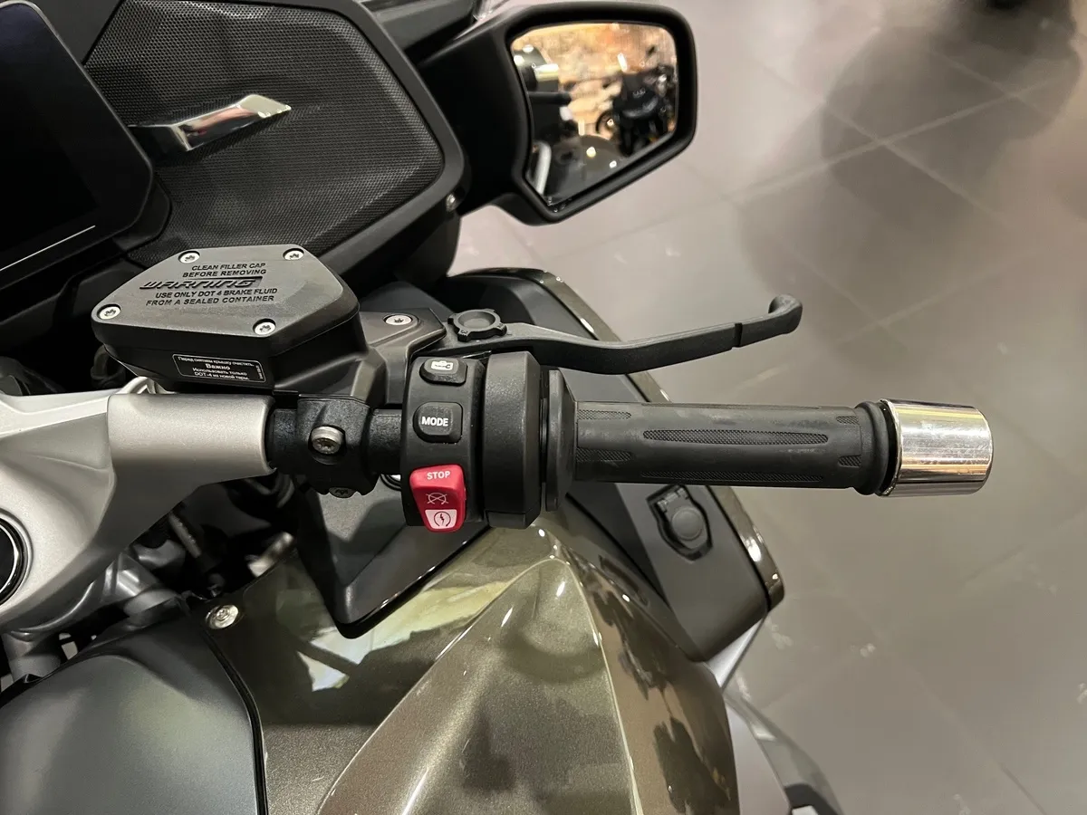 BMW Motorrad R 1250 RT R 1250 RT 1254 см³ (136) 1254 Зеленый в АВИЛОН. Слайд №8