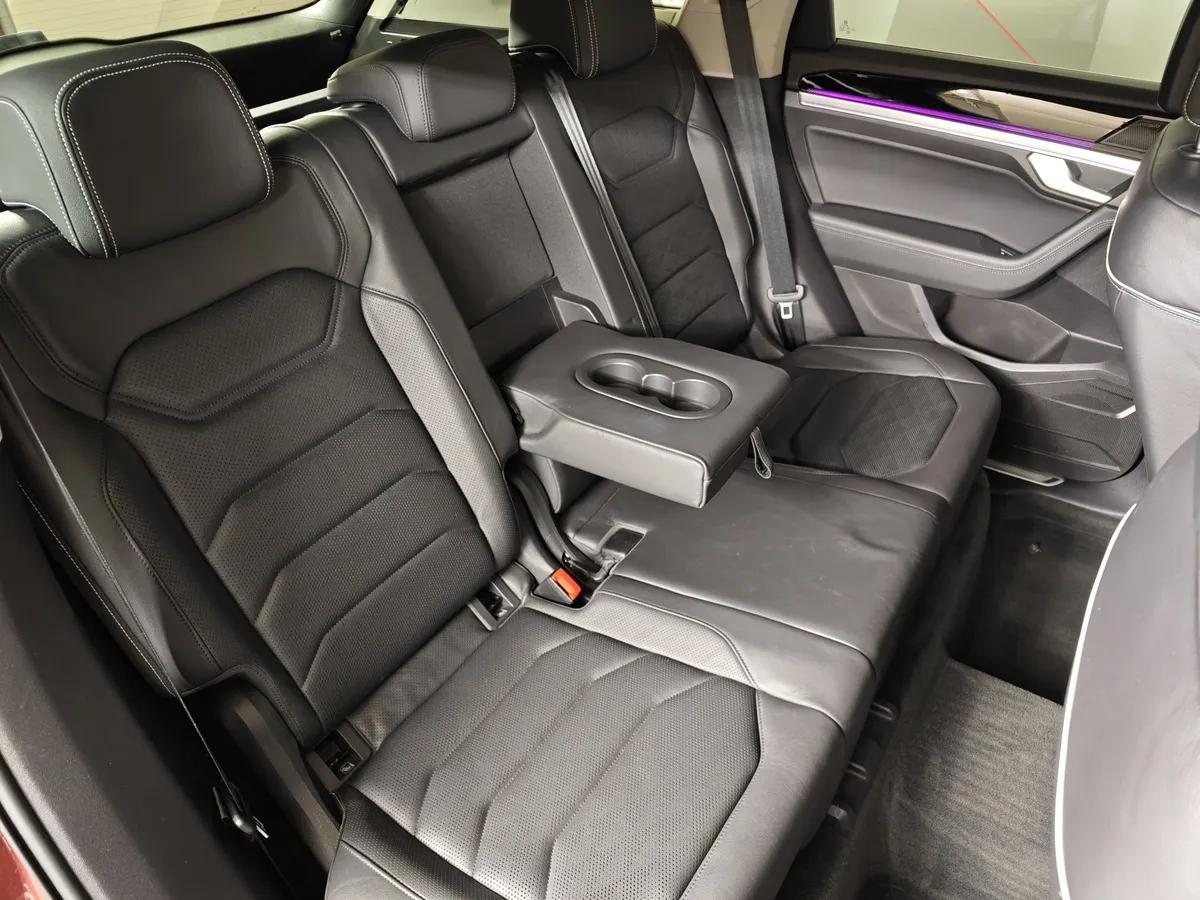 Volkswagen Touareg 3.0 V6 TDI Tiptronic 4Motion (249 л.с.) Respect Красный в АВИЛОН. Слайд №17