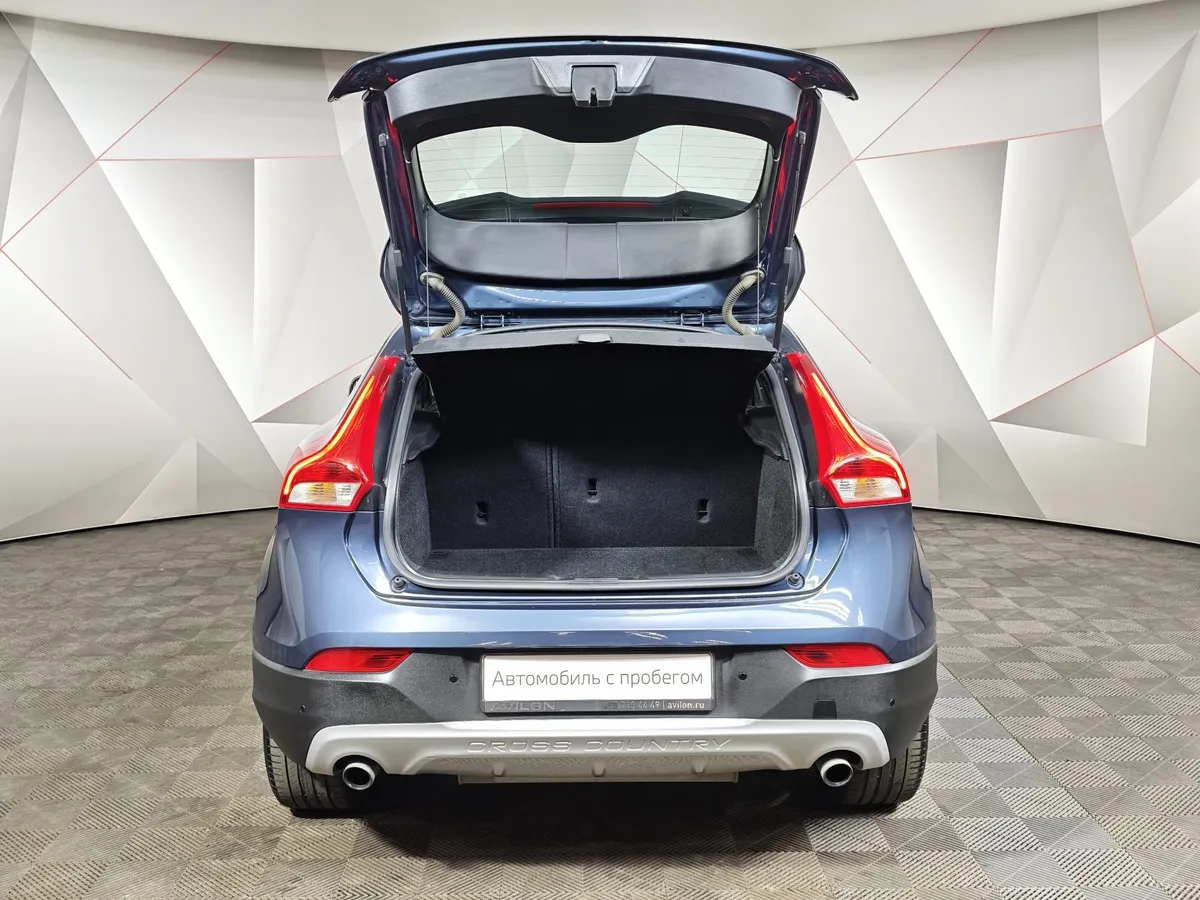 Volvo V40 1.5 T3 Drive-E Geartronic (152 л.с.) Kinetic Голубой в АВИЛОН. Слайд №12