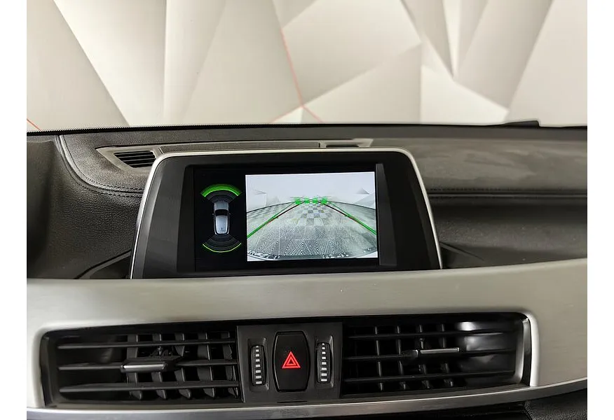 BMW X2 20i sDrive AMT (192 л.с.) Advantage Белый в АВИЛОН. Слайд №17