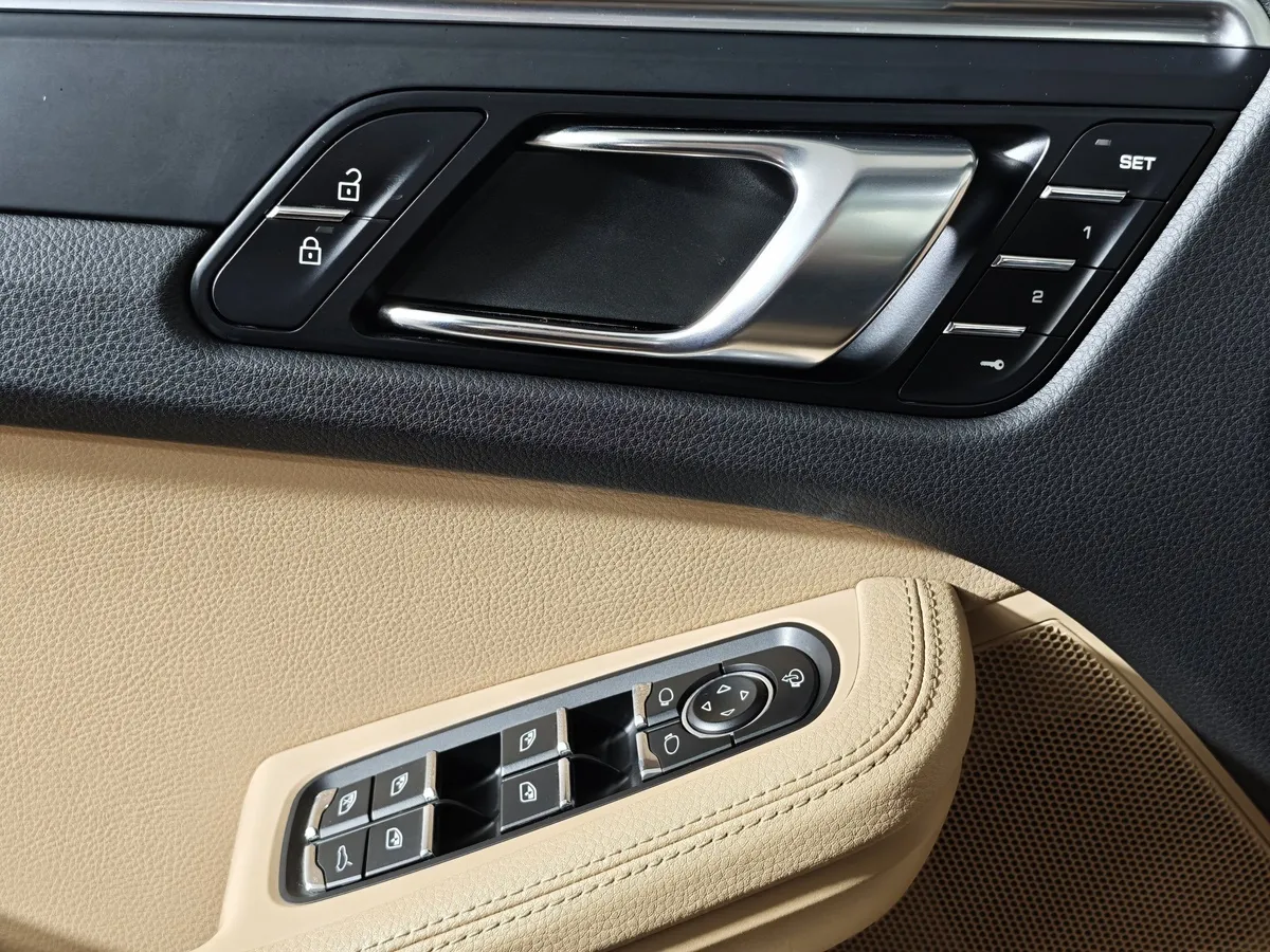 Porsche Macan 2.0 PDK AWD (252 л.с.) Коричневый в АВИЛОН. Слайд №24