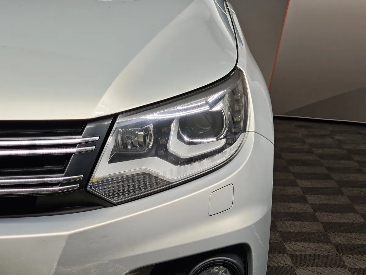 Volkswagen Tiguan 2.0 TSI 4Motion AT (170 л.с.) Sport & Style Серебристый в АВИЛОН. Слайд №10