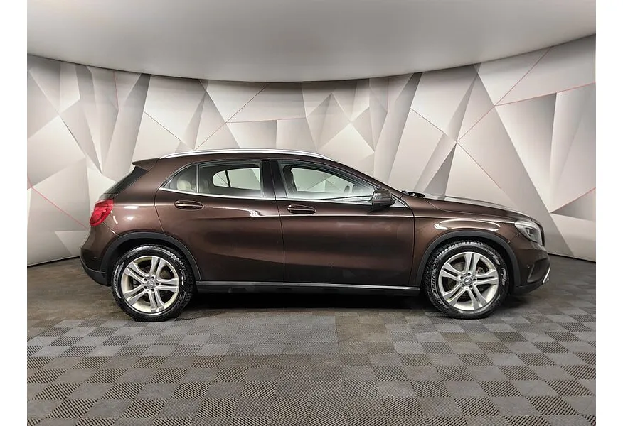 АВИЛОН - Mercedes-Benz GLA 200 7G-DCT (150 л.с.) Особая серия Коричневый - slide 3