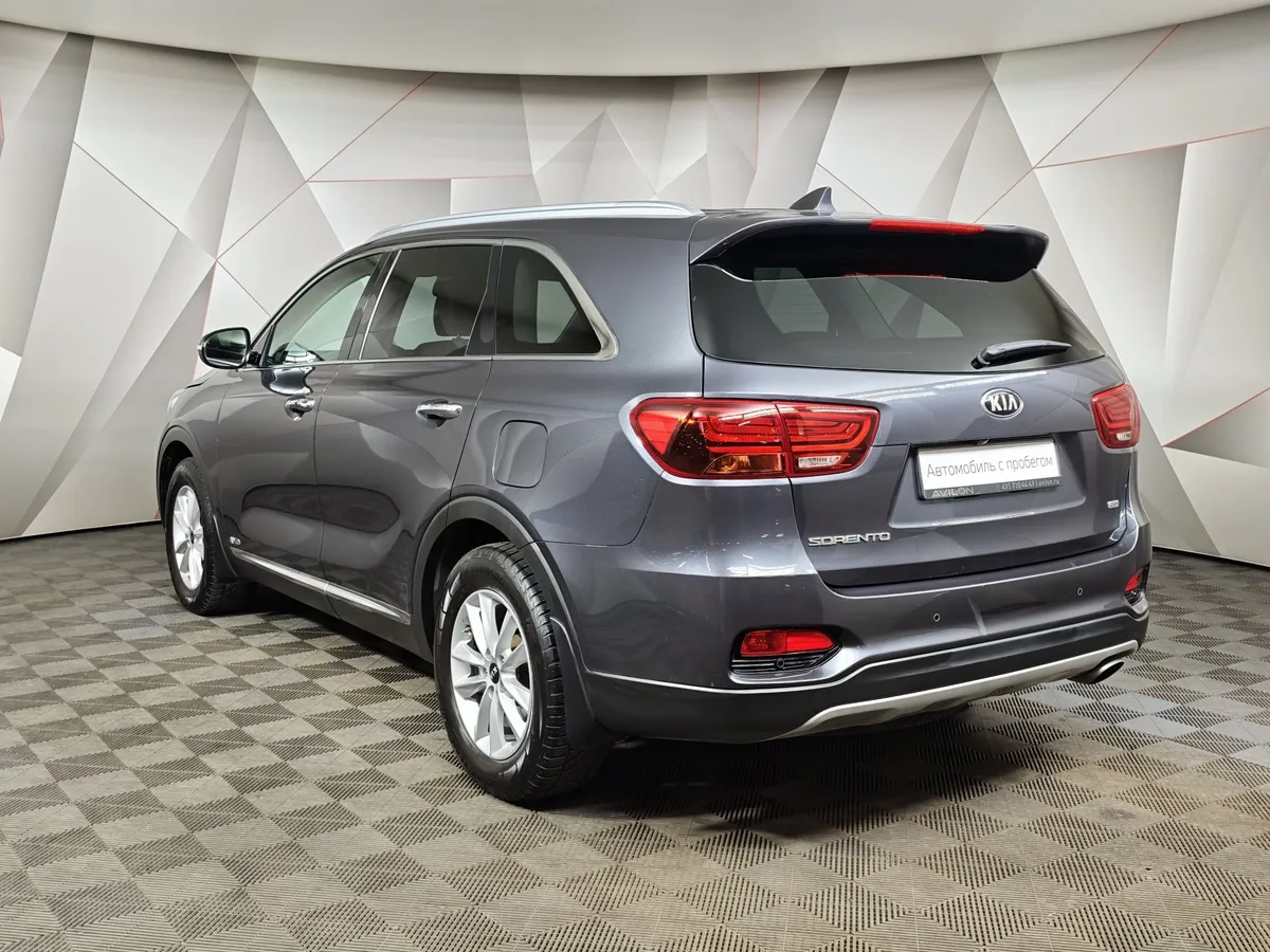 Kia Sorento 2.4 GDI AT AWD (188 л.с.) Luxe Серый в АВИЛОН. Слайд №4