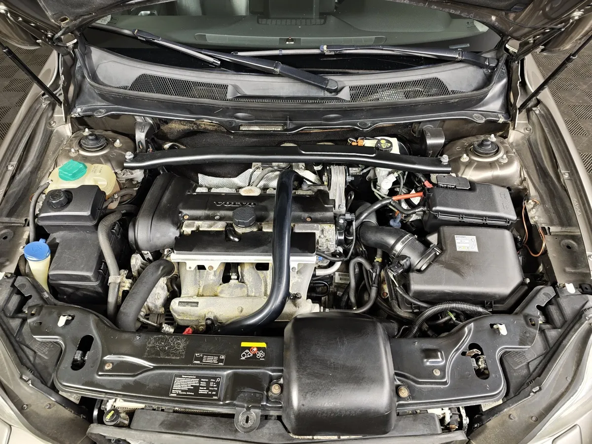 Volvo XC90 2.5 T5 Geartronic AWD (5 мест) (210 л.с.) Коричневый в АВИЛОН. Слайд №11