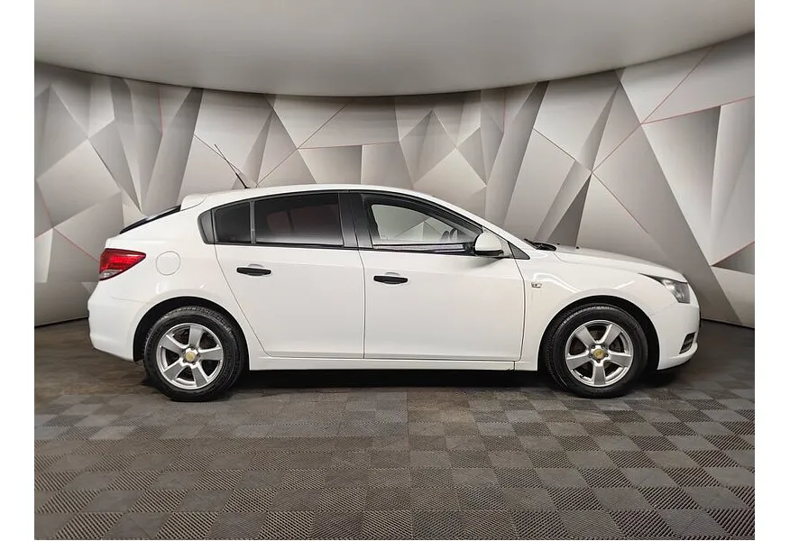 Chevrolet Cruze 1.6 AT (109 л.с.) Белый в АВИЛОН. Слайд №6 Chevrolet Cruze 1.6 AT (109 л.с.) Белый в АВИЛОН. Слайд №6